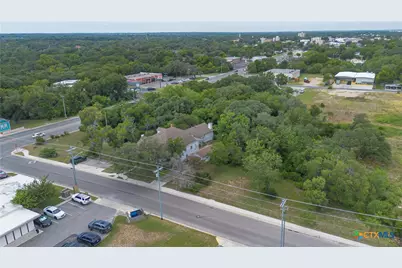 832 E Court Street, Seguin, TX 78155 - Photo 27