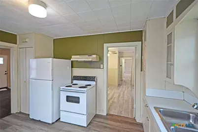 365 E Faust, New Braunfels, TX 78130 - Photo 9