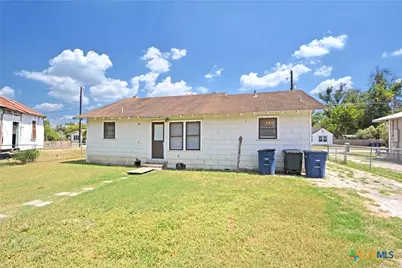 365 E Faust, New Braunfels, TX 78130 - Photo 21