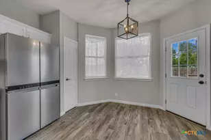 197 Tapwood Ln, Cibolo, TX 78108 - Photo 3