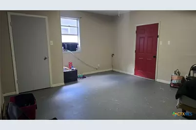 206 Cheeves Avenue, Port Lavaca, TX 77979 - Photo 9