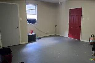 206 Cheeves Ave, Port Lavaca, TX 77979 - Photo 9