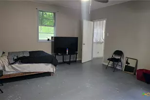 206 Cheeves Ave, Port Lavaca, TX 77979 - Photo 11