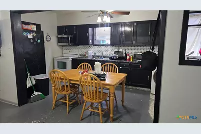 206 Cheeves Avenue, Port Lavaca, TX 77979 - Photo 7