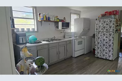 206 Cheeves Avenue, Port Lavaca, TX 77979 - Photo 23