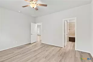 446 Post Oak St, Gonzales, TX 78629 - Photo 17