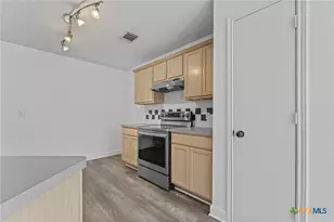 1609 Sunstone Cir, New Braunfels, TX 78130 - Photo 9