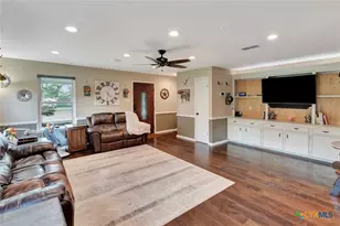 351 Sulphur Creek Estates Rd, Victoria, TX 77905 - Photo 9