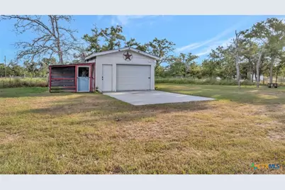 351 Sulphur Creek Estates Rd, Victoria, TX 77905 - Photo 7