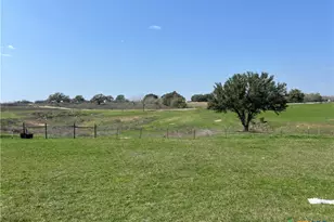 847 Hefner Ln, Cuero, TX 77954 - Photo 5