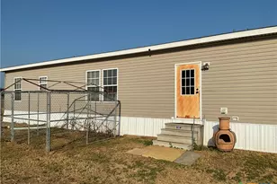 847 Hefner Ln, Cuero, TX 77954 - Photo 3