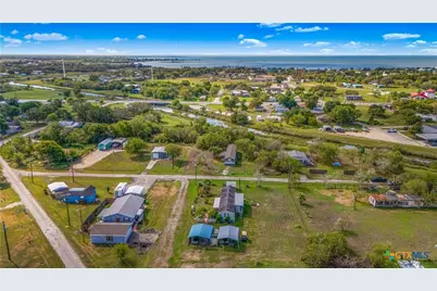 112 E Toledo Street, Seadrift, TX 77983 - Photo 5
