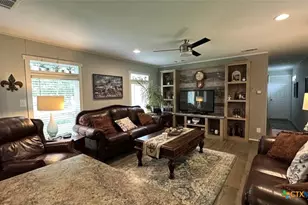 112 E Toledo St, Seadrift, TX 77983 - Photo 3