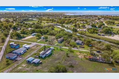 112 E Toledo Street, Seadrift, TX 77983 - Photo 3