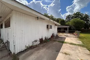 2012 Leon Dr, Port Lavaca, TX 77979 - Photo 3