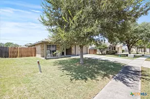 506 Roadrunner Ave, New Braunfels, TX 78130 - Photo 3
