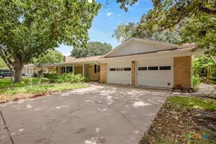 104 Warwick Glen St, Victoria, TX 77904 - Photo 5