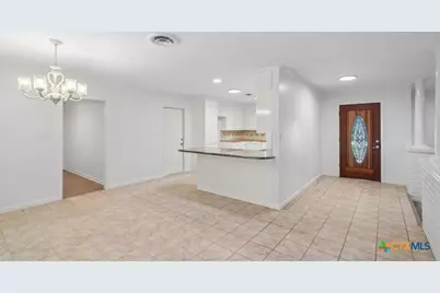 104 Warwick Glen Street, Victoria, TX 77904 - Photo 9