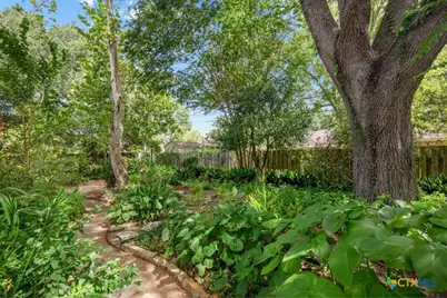 104 Warwick Glen Street, Victoria, TX 77904 - Photo 27