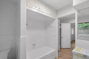 104 Warwick Glen St, Victoria, TX 77904 - Photo 25