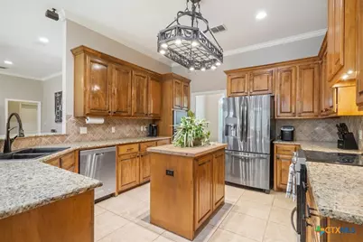 203 Silver Spur Trail, McGregor, TX 76657 - Photo 11