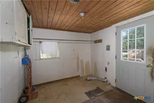 908 Campbell St, Lampasas, TX 76550 - Photo 13