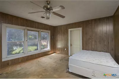 908 Campbell Street, Lampasas, TX 76550 - Photo 9