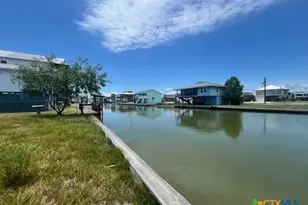 114 Channelview Rd, Rockport, TX 78382 - Photo 1