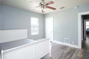 921 S 11th St, Temple, TX 76504 - Photo 13