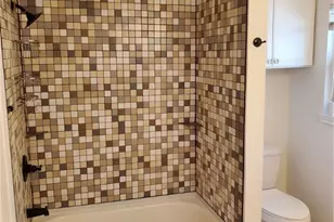 826 N Bowie St, Seguin, TX 78155 - Photo 9