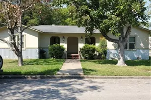 826 N Bowie St, Seguin, TX 78155 - Photo 1