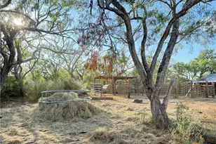 421 Zion Hill Rd, Seguin, TX 78155 - Photo 11