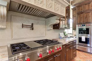 208 Creekridge Dr, Victoria, TX 77904 - Photo 11