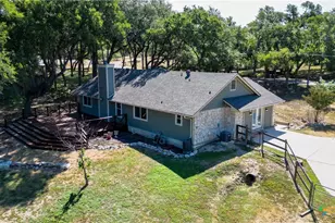 415 Lazy Ln, San Marcos, TX 78666 - Photo 5
