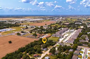 1308 Bert St, Seguin, TX 78155 - Photo 5