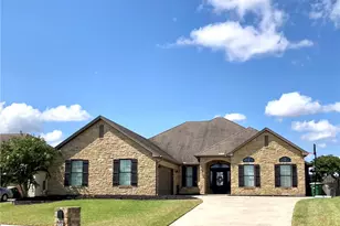 205 Pebble Brk, Victoria, TX 77904 - Photo 1