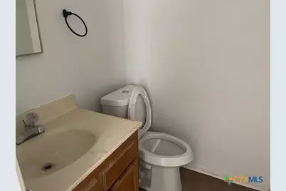 1300 Westpark Circle, Cameron, TX 76520 - Photo 11