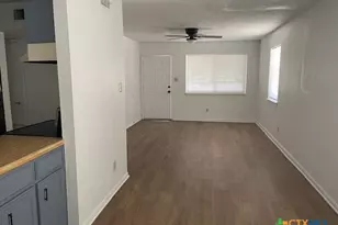 1300 Westpark Circle, Cameron, TX 76520 - Photo 5