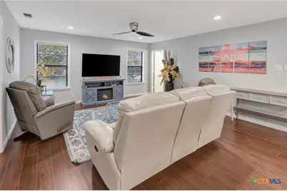 1106 W Jefferson Avenue, Port O'Connor, TX 77982 - Photo 5