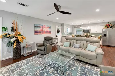 1106 W Jefferson Avenue, Port O'Connor, TX 77982 - Photo 3