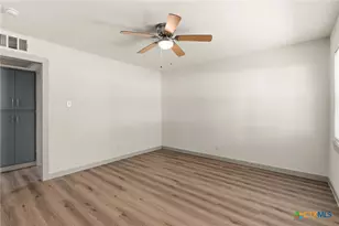 2109 W Avenue B, Temple, TX 76504 - Photo 5