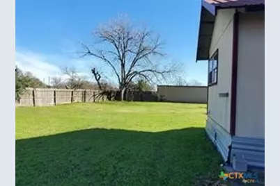 422 W North Main Street, Flatonia, TX 78941 - Photo 21