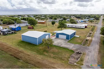 1112 W Dallas Avenue, Seadrift, TX 77983 - Photo 9