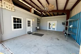 1112 W Dallas Ave, Seadrift, TX 77983 - Photo 15