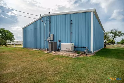 1112 W Dallas Avenue, Seadrift, TX 77983 - Photo 7