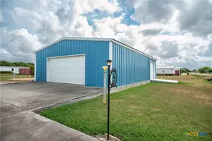 1112 W Dallas Ave, Seadrift, TX 77983 - Photo 5