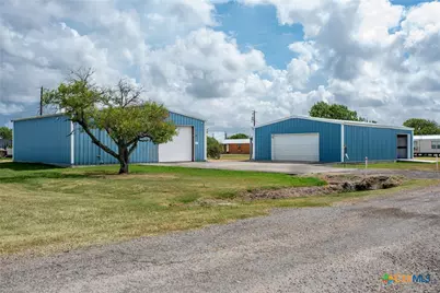 1112 W Dallas Avenue, Seadrift, TX 77983 - Photo 3