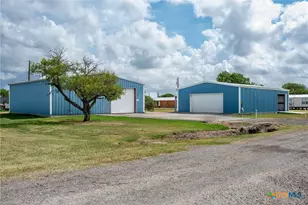 1112 W Dallas Ave, Seadrift, TX 77983 - Photo 3