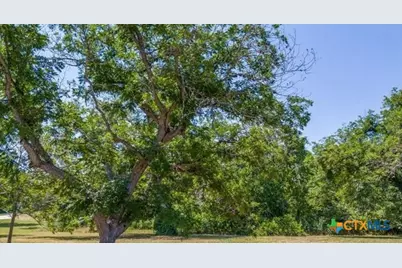 8 E Hampton Drive, Seguin, TX 78155 - Photo 3