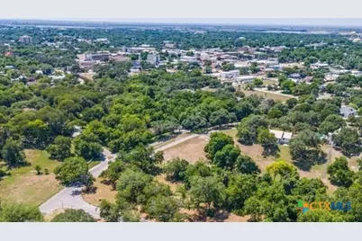 8 E Hampton Drive, Seguin, TX 78155 - Photo 5